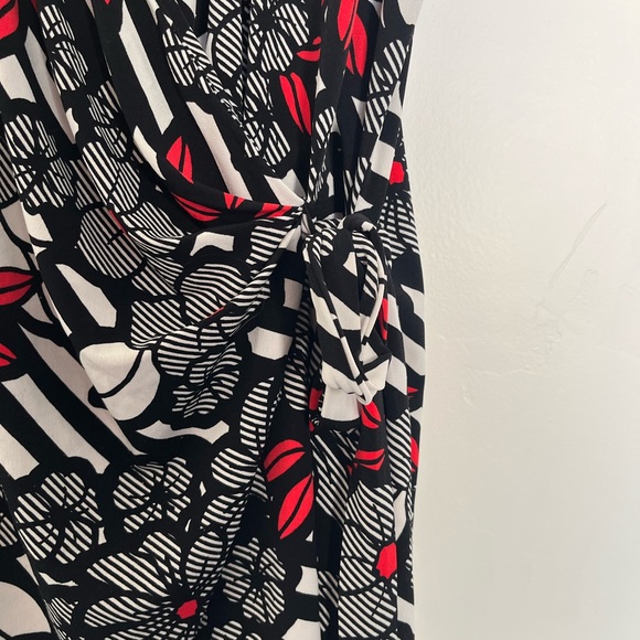 Colorful Floral Wrap Around Short Sleeved Blouse - Picture 3 of 4